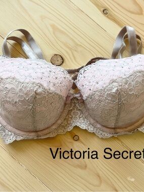 Victoria's Secret Light Pink Lace Push-Up Bra with Embellishments